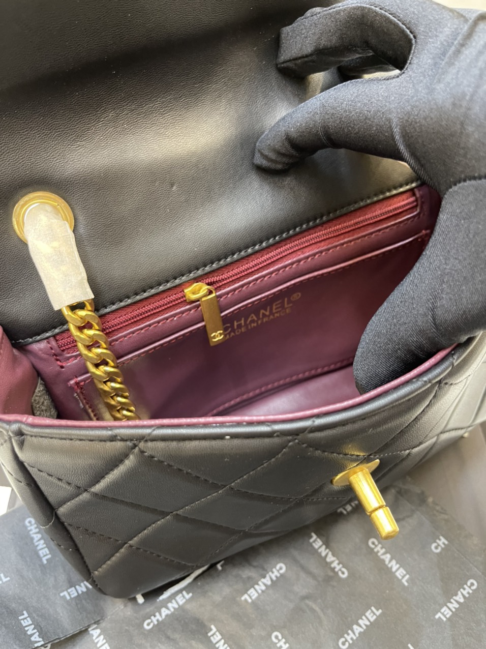 Túi xách Chanel Super  Khóa Vàng Nạm Ngọc Màu Đen Size 22cm
